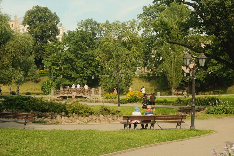 Family Weekend Walk Ideas That Get Everyone Moving Outdoors