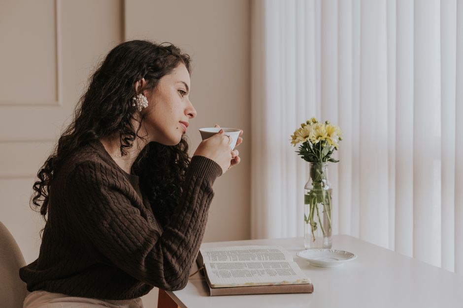 A Calming Wind-Down Routine for Busy December Evenings